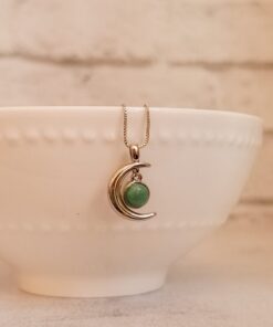 Colar Meia Lua Folheado a Ródio com Quartzo Verde