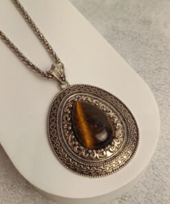 Colar de Metal Com Olho de Tigre