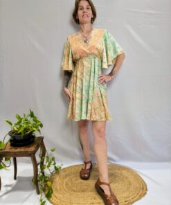 Vestido Indiano Curto Com Mangas