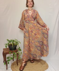 Vestido Indiano Poliéster Manga Longa Costas Abertas