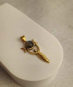 Pingente Dourado Deusa Tripla Labradorita