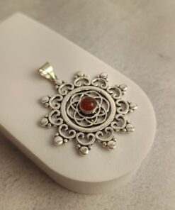 Pingente Prateado Mandala Cornalina