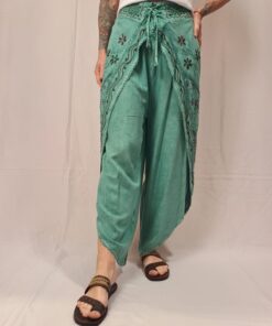 Calça Com Fenda