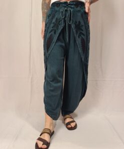 Calça Com Fenda