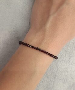 Pulseira de Granada Multifacetada